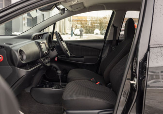 Подержанный автомобиль Toyota Vitz 2019 года (20 фото)