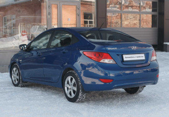 Подержанный автомобиль Hyundai Solaris Sedan 2013 года (7 фото)