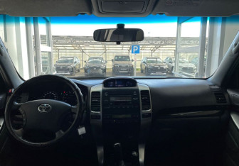 Подержанный автомобиль Toyota Land Cruiser Prado 2003 года (14 фото)