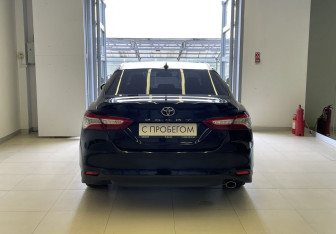 Подержанный автомобиль Toyota Camry Sedan 2019 года (5 фото)