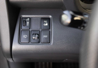 Подержанный автомобиль Toyota RAV4 2012 года (19 фото)