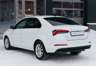 Подержанный автомобиль Skoda Rapid Liftback 2020 года (7 фото)