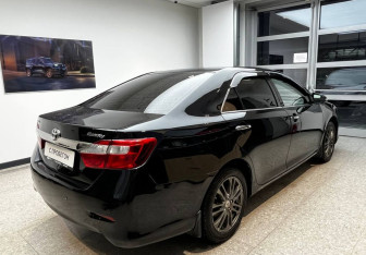 Подержанный автомобиль Toyota Camry Sedan 2012 года (4 фото)