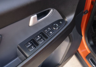 Подержанный автомобиль Kia Sportage 2011 года (16 фото)