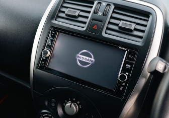 Подержанный автомобиль Nissan March Hatchback 2018 года (13 фото)