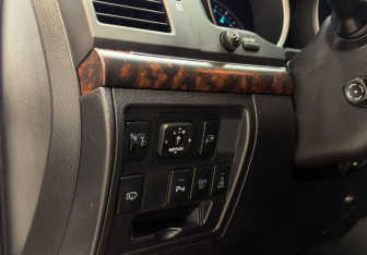 Подержанный автомобиль Toyota Land Cruiser Suv 2011 года (15 фото)