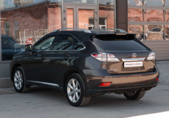 Подержанный автомобиль Lexus RX 2010 года (7 фото)