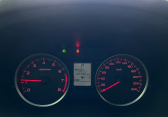 Подержанный автомобиль Subaru XV 2014 года (15 фото)