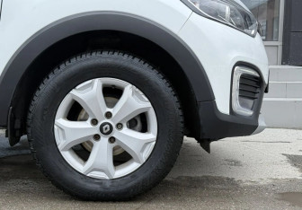 Подержанный автомобиль Renault Kaptur 2019 года (12 фото)