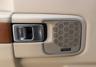 Подержанный автомобиль Land Rover Range Rover 2009 года (20 фото)