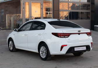 Подержанный автомобиль Kia Rio Sedan 2020 года (7 фото)
