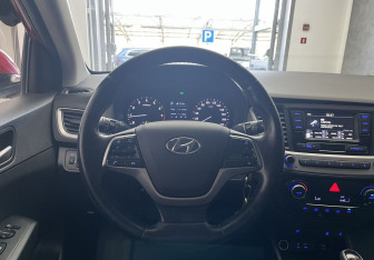 Подержанный автомобиль Hyundai Solaris Sedan 2017 года (10 фото)