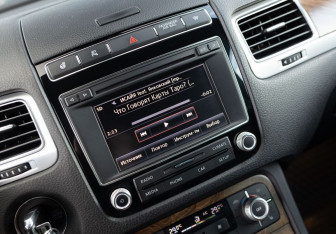 Подержанный автомобиль Volkswagen Touareg 2015 года (14 фото)