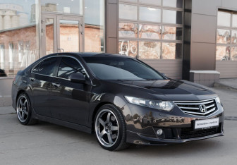 Подержанный автомобиль Honda Accord Sedan 2010 года (3 фото)