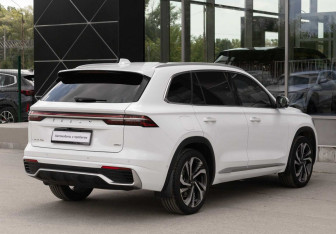 Подержанный автомобиль Geely Monjaro 2023 года (5 фото)