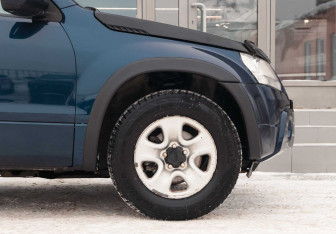 Подержанный автомобиль Suzuki Grand Vitara 2008 года (9 фото)