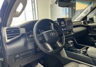 Подержанный автомобиль Toyota Tundra 2021 года (8 фото)