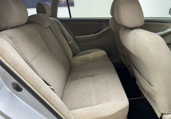 Подержанный автомобиль Toyota Corolla Wagon 2005 года (9 фото)