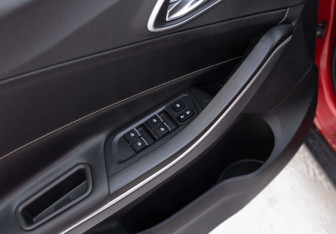 Подержанный автомобиль Москвич 3 2024 года (16 фото)