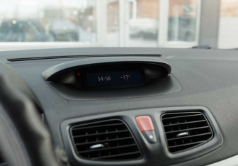 Подержанный автомобиль Renault Fluence 2010 года (13 фото)