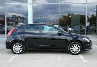 Подержанный автомобиль Hyundai i30 Hatchback 2011 года (6 фото)