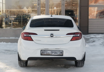 Подержанный автомобиль Opel Insignia Liftback 2014 года (6 фото)