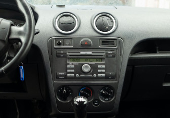 Подержанный автомобиль Ford Fusion 2007 года (13 фото)