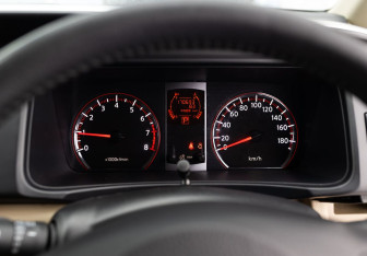 Подержанный автомобиль Nissan Serena Minivan 2009 года (12 фото)