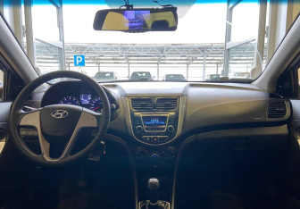 Подержанный автомобиль Hyundai Solaris Sedan 2016 года (9 фото)