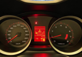 Подержанный автомобиль Mitsubishi Lancer Sedan 2008 года (11 фото)