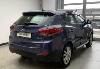 Подержанный автомобиль Hyundai ix35 2011 года (4 фото)