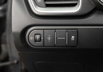 Подержанный автомобиль Kia Ceed Wagon 2019 года (18 фото)