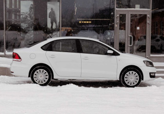 Подержанный автомобиль Volkswagen Polo Sedan 2015 года (4 фото)