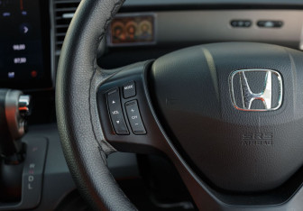 Подержанный автомобиль Honda Freed 2011 года (12 фото)