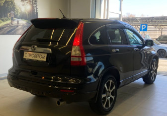 Подержанный автомобиль Honda CR-V 2012 года (4 фото)