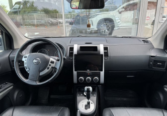 Подержанный автомобиль Nissan X-Trail 2012 года (11 фото)