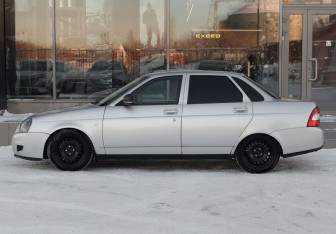 Подержанный автомобиль LADA (ВАЗ) Priora Sedan 2009 года (8 фото)