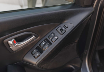 Подержанный автомобиль Hyundai ix35 2010 года (16 фото)