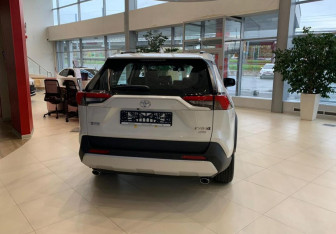 Новый Toyota RAV4 2025 (7 фото)