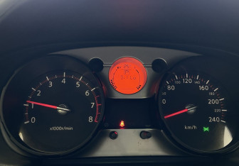 Подержанный автомобиль Nissan Qashqai 2007 года (12 фото)