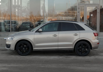 Подержанный автомобиль Audi Q3 2012 года (8 фото)
