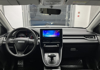 Подержанный автомобиль Haval M6 2023 года (9 фото)