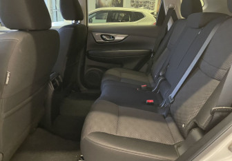 Подержанный автомобиль Nissan X-Trail 2018 года (9 фото)
