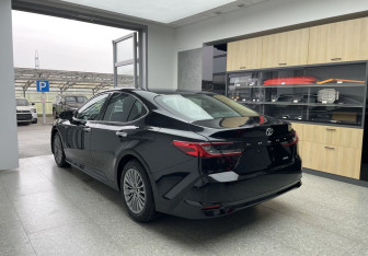 Новый Toyota Camry Sedan 2024 (6 фото)