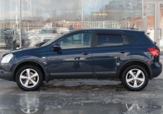 Подержанный автомобиль Nissan Qashqai 2008 года (8 фото)