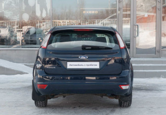 Подержанный автомобиль Ford Focus Hatchback 2011 года (6 фото)