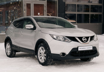 Подержанный автомобиль Nissan Qashqai 2017 года (3 фото)
