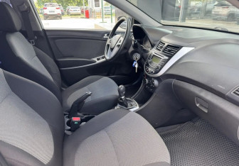 Подержанный автомобиль Hyundai Solaris Sedan 2013 года (10 фото)