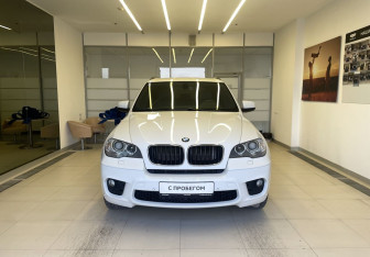 Подержанный автомобиль BMW X5 2013 года (2 фото)