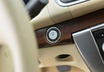 Подержанный автомобиль Nissan Teana 2012 года (15 фото)